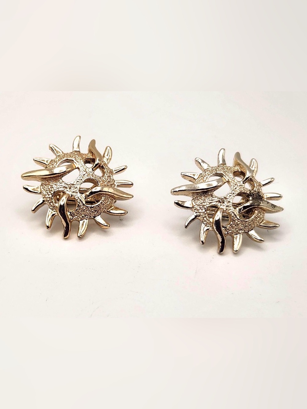 Vintage Sarah Coventry Gold Tone Modernist Sunburst Clip On Earrings